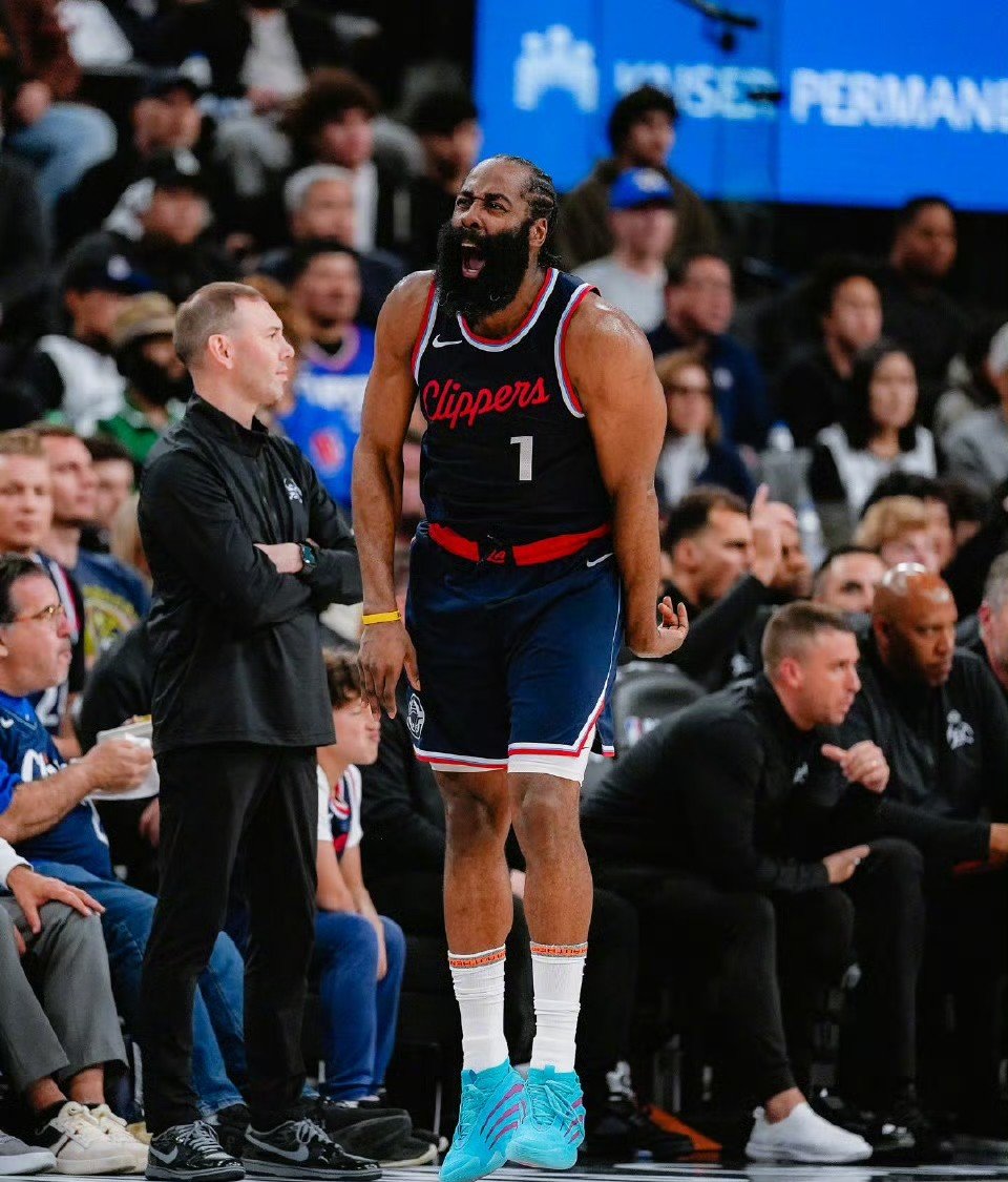 哈登在TES比赛中突破纪录，问鼎冠军引发热议！