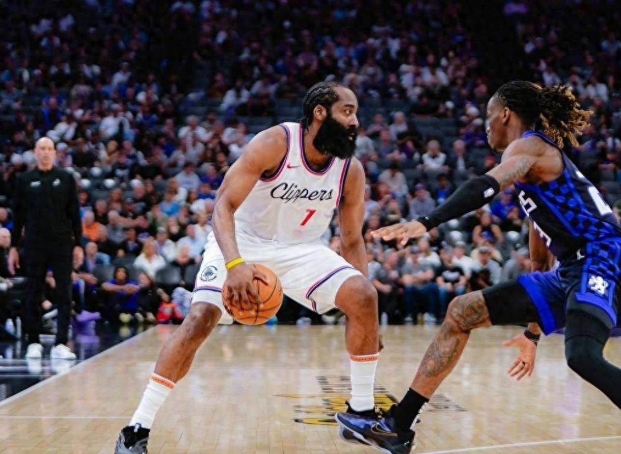 包含哈登在西班牙队比赛中高光表现，赛况扑朔迷离引发热议！的词条